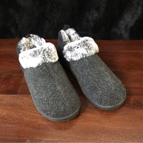 Cozy Memory Foam Slippers - Picture 1 of 10